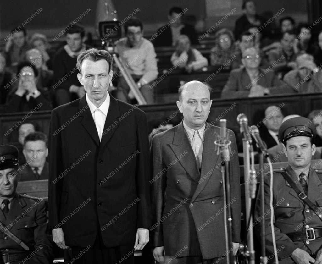 Igazságszolgáltatás -  Háborús bűnösök tárgyalása a Fővárosi Bíróságon