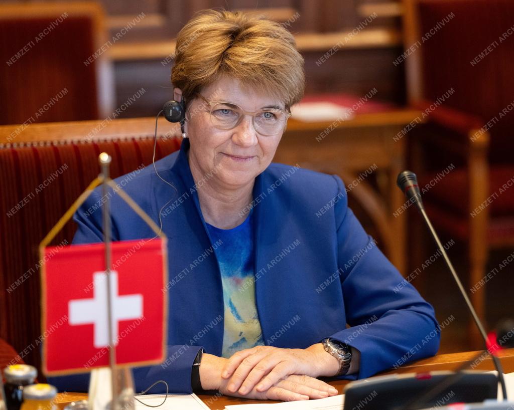 Kövér László fogadta a svájci elnököt 