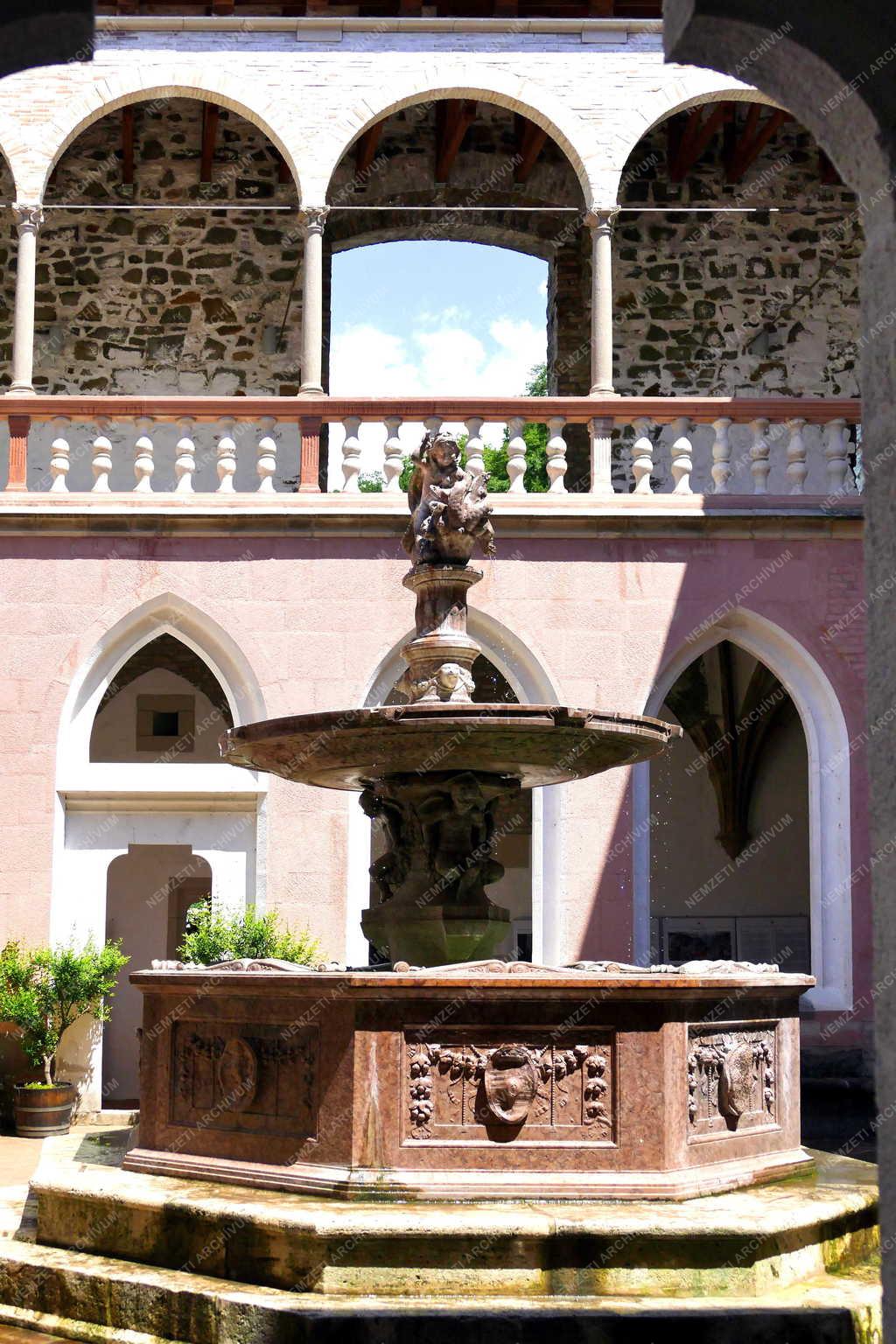 Városkép - Idegenforgalom - Visegrádi Királyi Palota