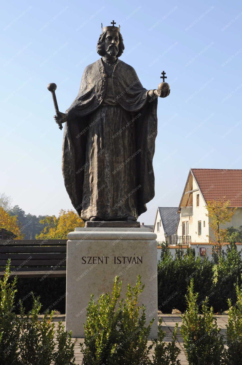 Műalkotás - Döbrönte - Szent István szobra