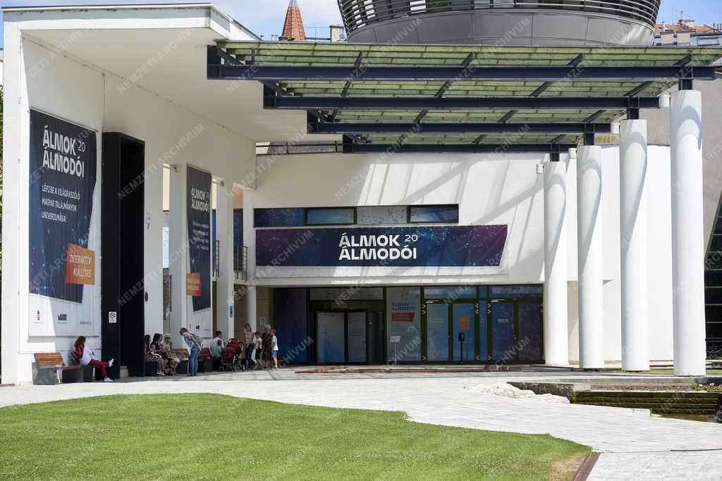 Városkép - Kultúra - Millenáris Park - Álmok Álmodói 20 kiállítás