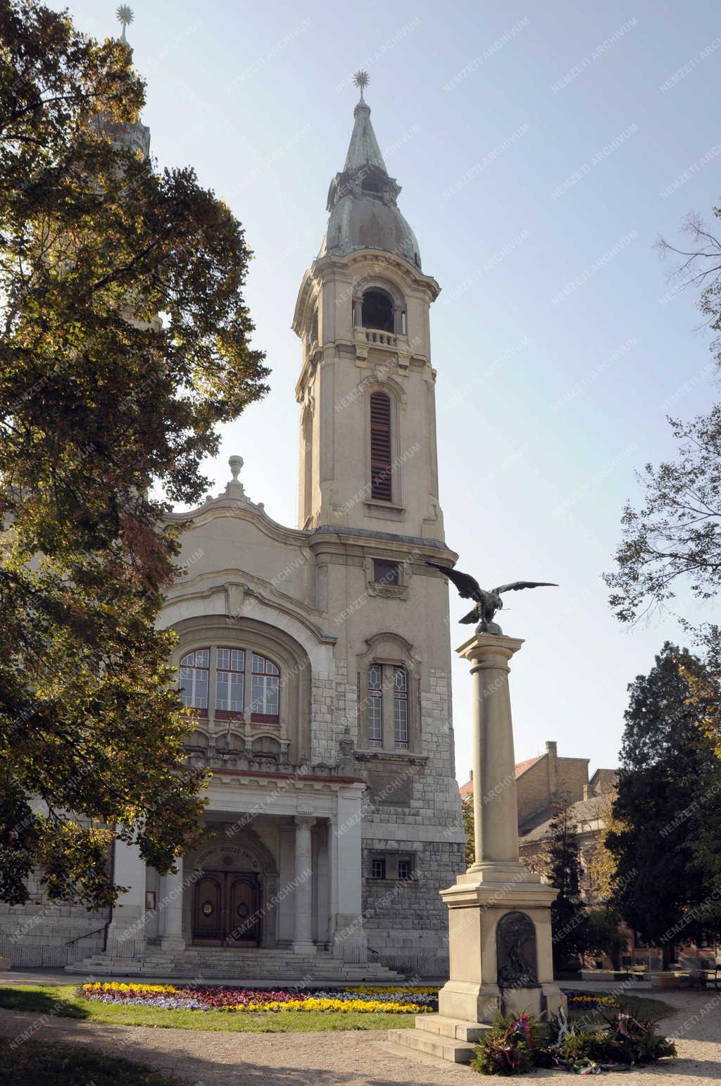 Egyházi épület - Pápa - Református templom