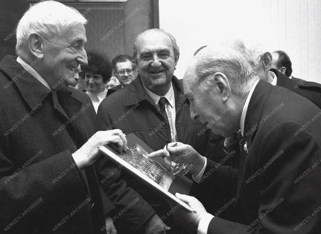 Kitüntetés - Wigner Jenő díszdoktorrá avatása