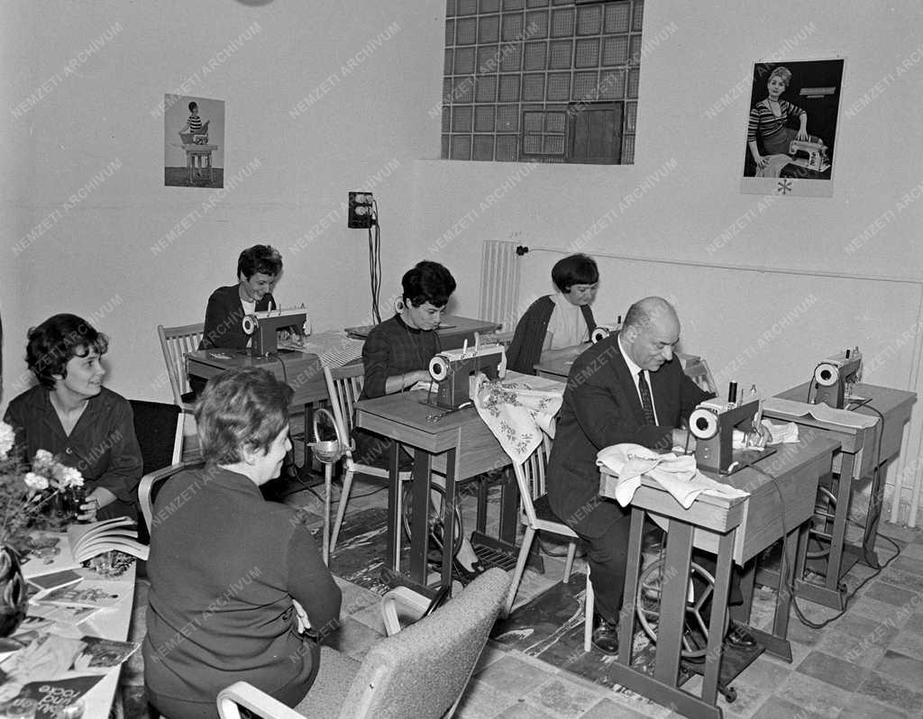 Gazdaság – Megnyílt az önkiszolgáló varrószalon