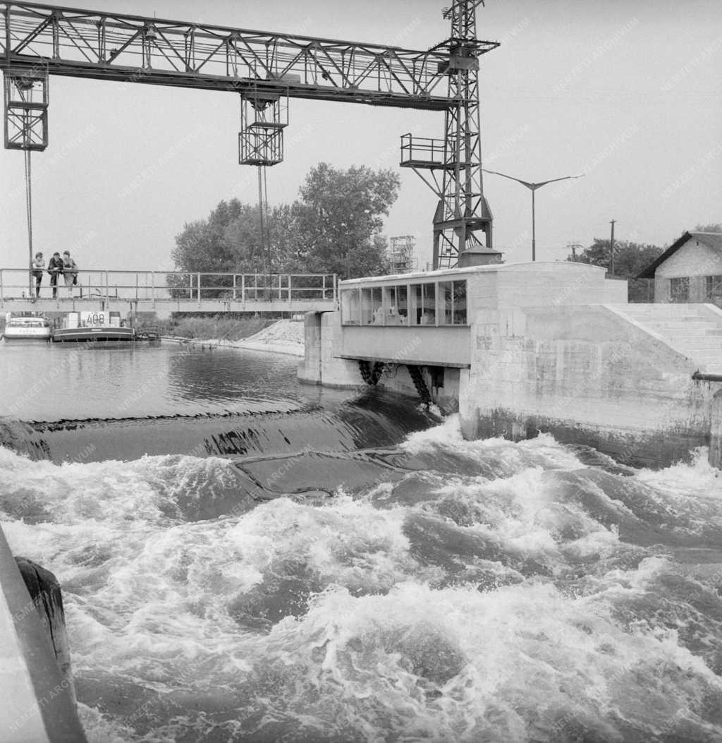 Folyam szabályzás - Új Duna-zsilip Tassnál