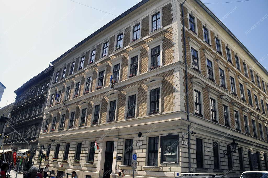 Egyház - Budapest - Az Angolkisasszonyok egykori rendháza