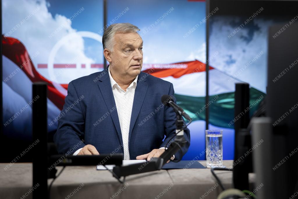 Miniszterelnöki interjú a Kossuth rádióban