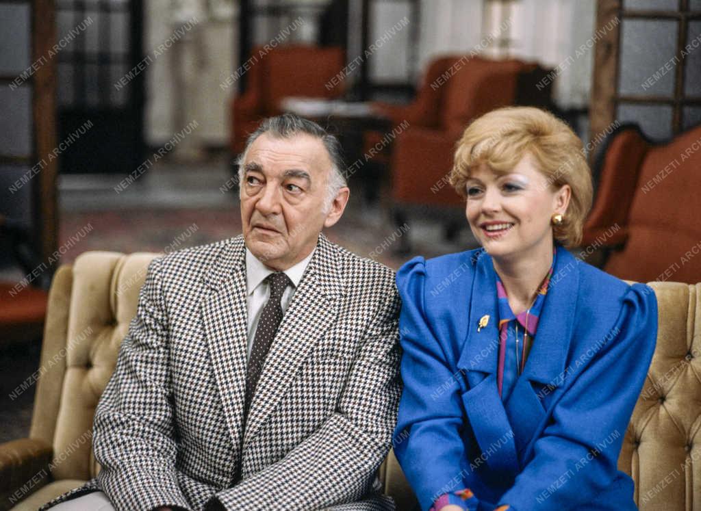 Kultúra - TV-film - Földi kacaj