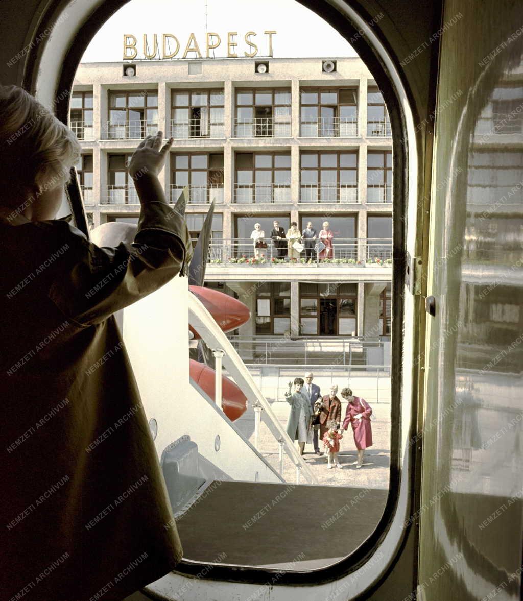 Légiközlekedés - Reklám - Malév Ferihegyi repülőtér