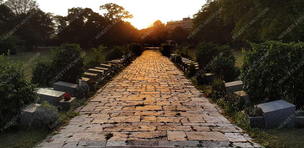 Temető - Budapest - Fiumei úti sírkert