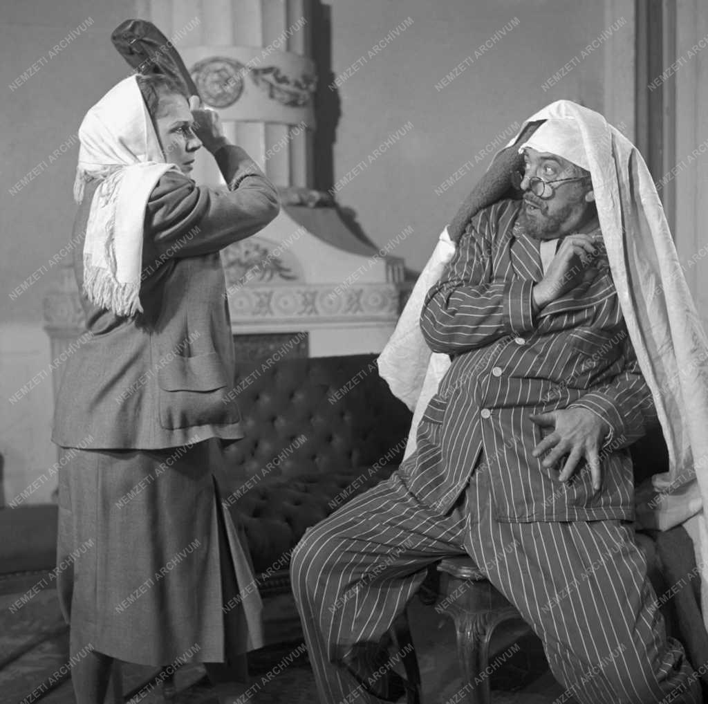 Színház - Katajev: Bolond vasárnap