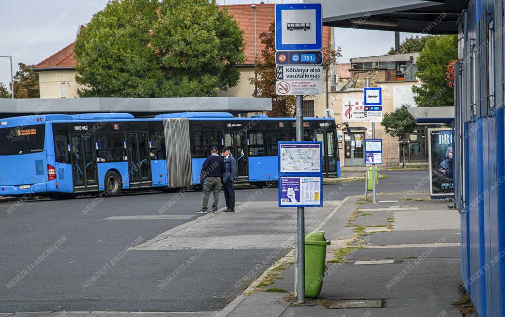 Városkép - Közlekedés - Budapest - Kőbányai Liget téri autóbuszvégállomás