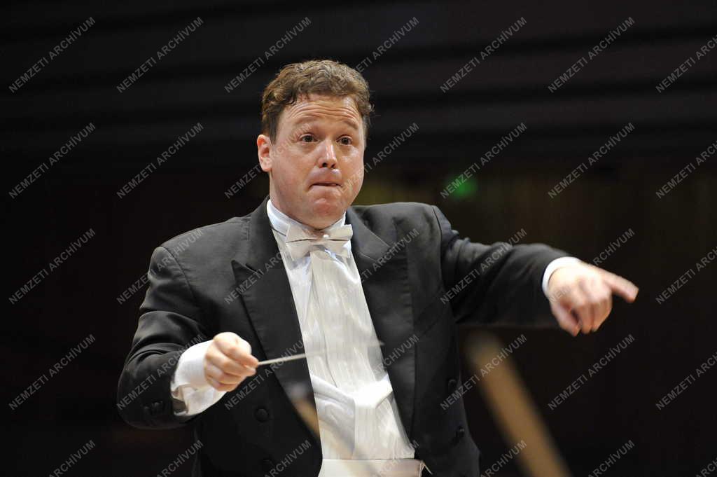 Rádió - Magyar Rádió Szimfonikus Zenekara - Vajda Gergely