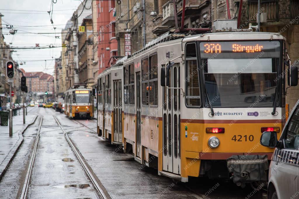 Közlekedés - Budapest - BKK 37A villamos