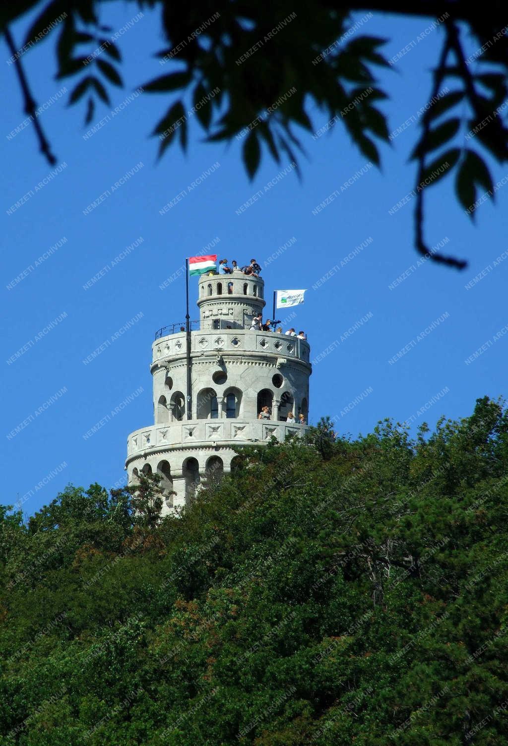 Turizmus - Budapest - Látogatókkal teli az Erzsébet kilátó