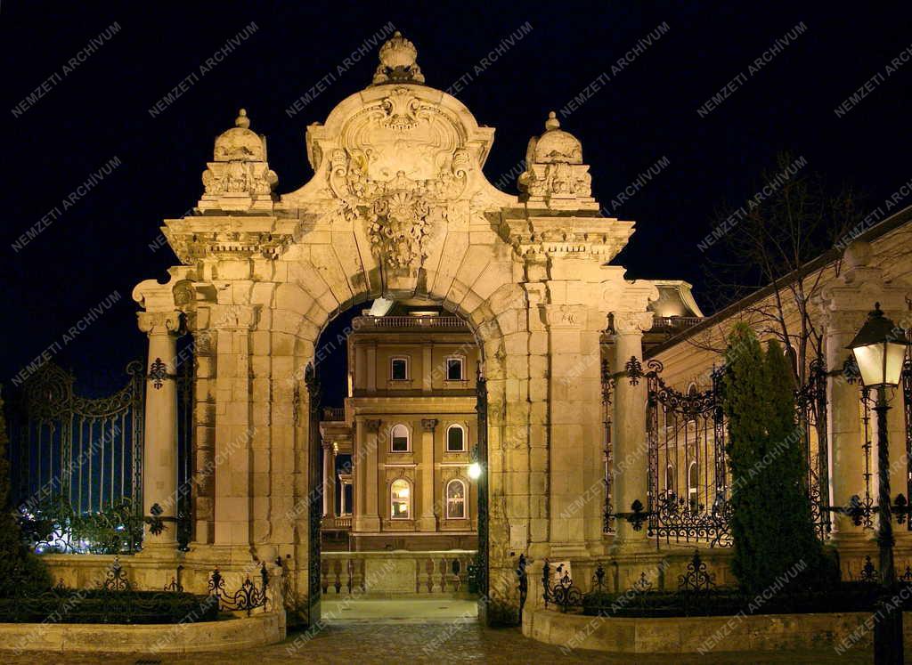 Budapest - Budavári Palota - Díszkapu