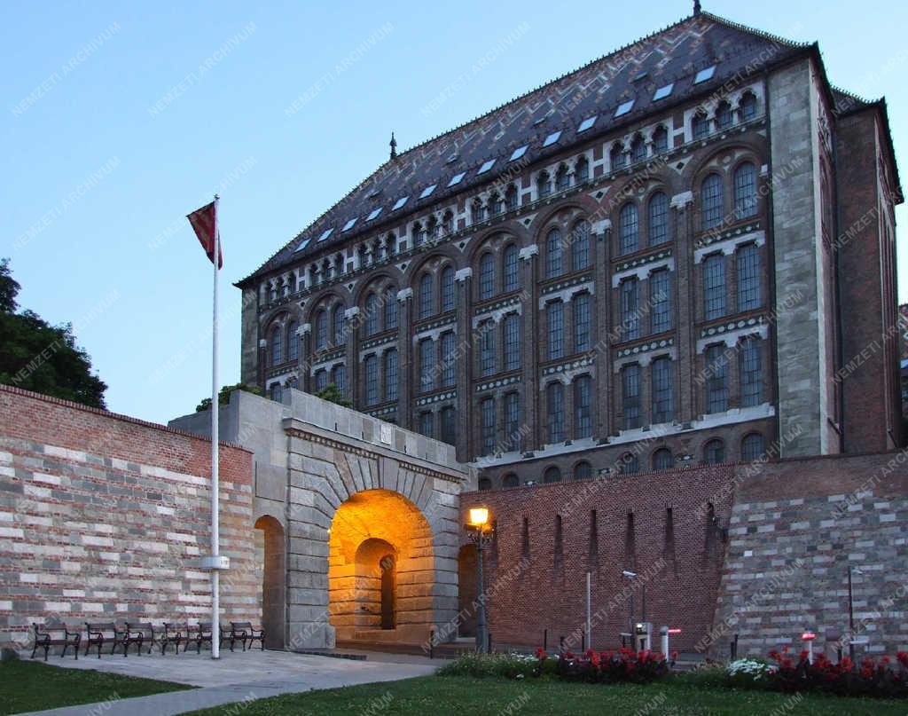 Városkép - Budapest - A megújult Bécsi kapu a Várban
