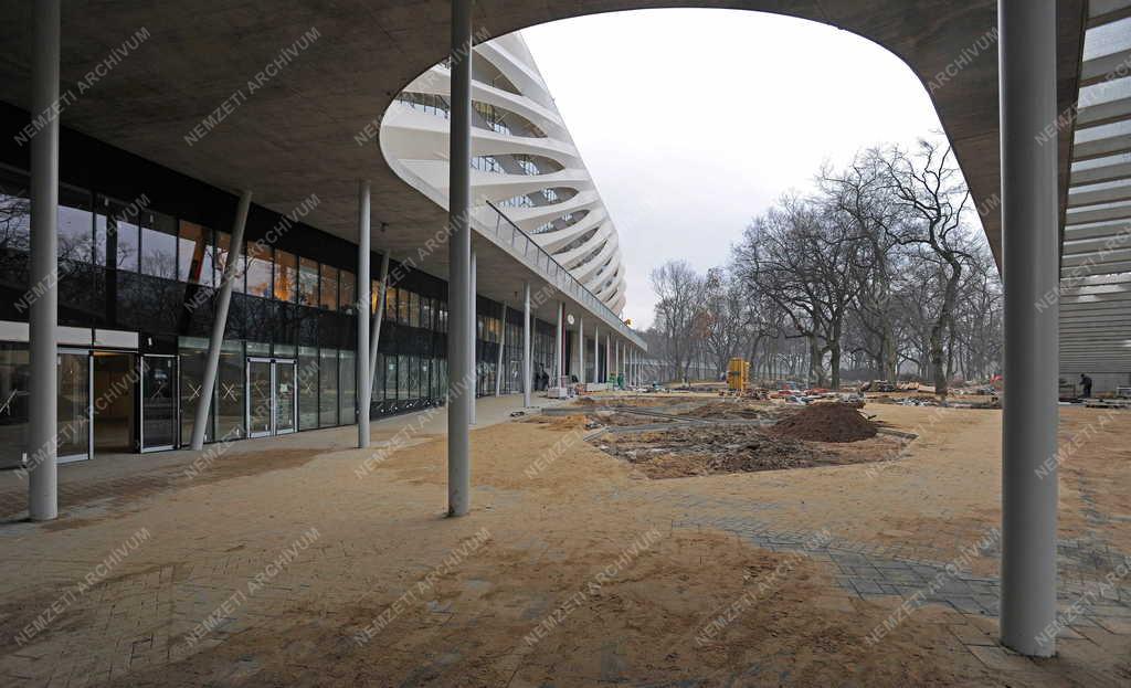 Sportlétesítmény - Debrecen - Épül az új stadion