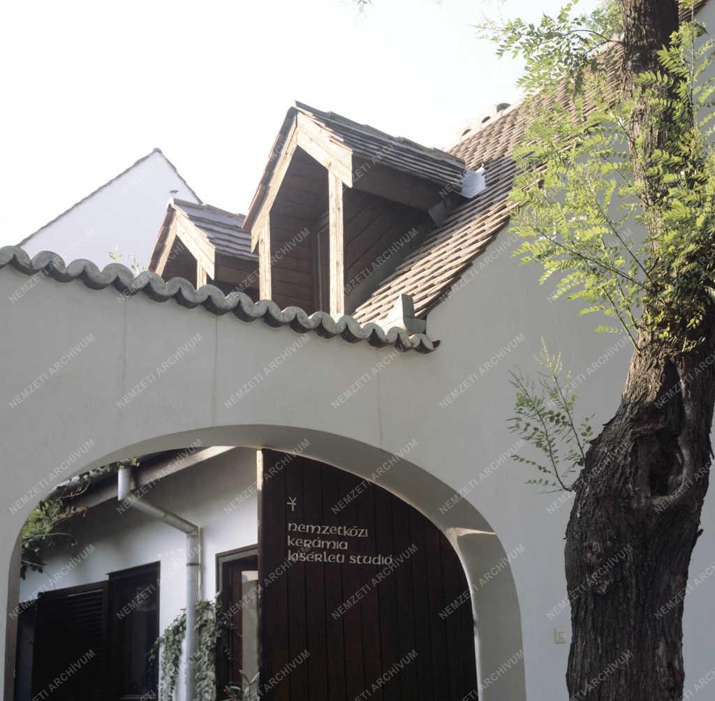 Képzőművészet - Nemzetközi Kerámia Kísérleti Stúdió