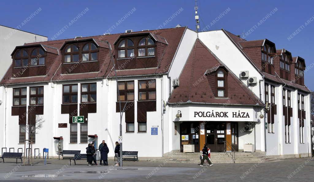 Városkép - Érd - Polgárok Háza a városközpontban