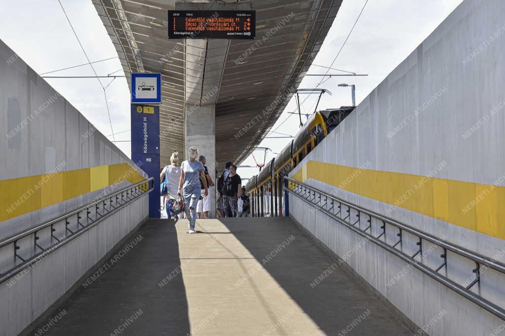 Közlekedés - Budapest - Közvágóhídi villamos megálló