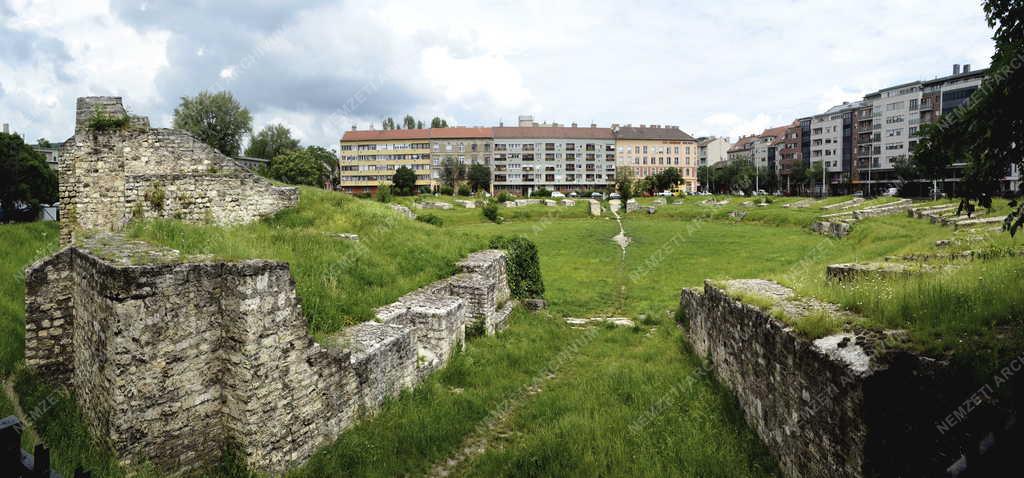 Épület - Budapest - Aquincum katonai amfiteátruma
