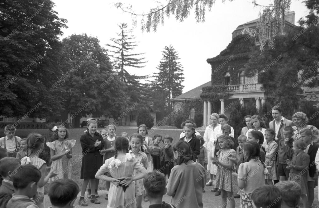 Nyaralás, vakáció - Gyerekek a Balatonnál