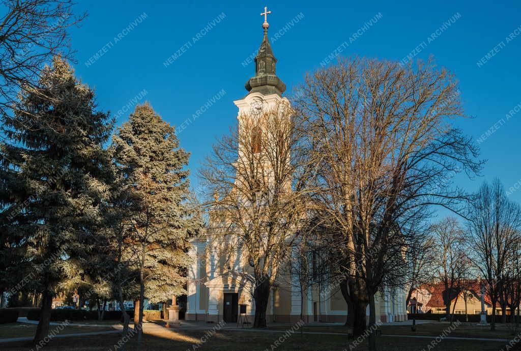 Városkép - Hajós - Szent Imre római katolikus templom