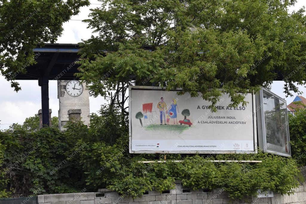 Családvédelem - Budapest - Bababaváró támogatás