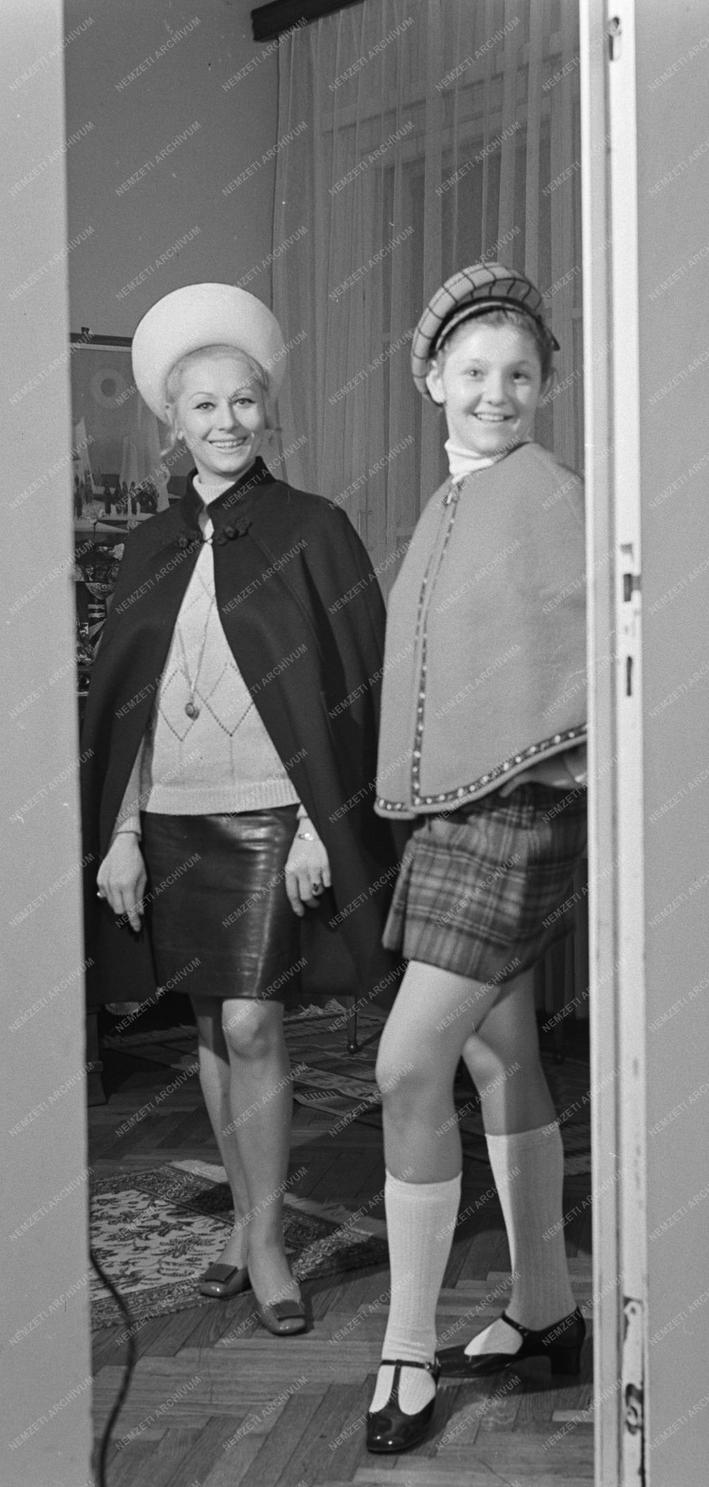 Kultúra - Színház - Gombos Katalin színésznő és lánya, Sinkovits Mariann