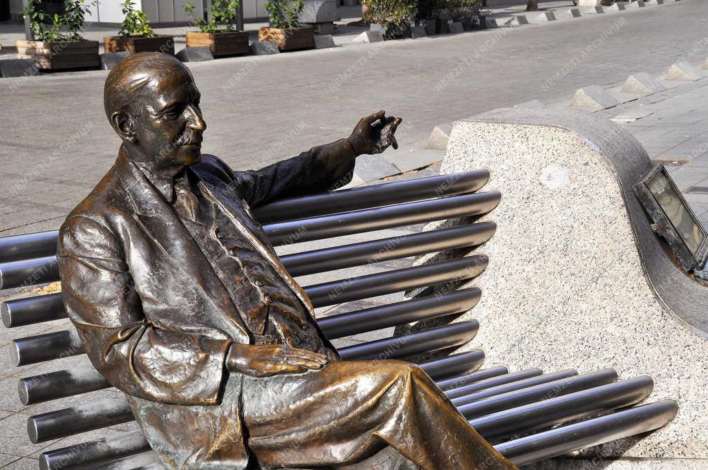 Kultúra - Budapest - Kálmán Imre zeneszerző szobra
