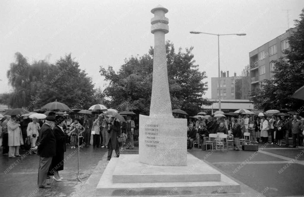 Kultúra - Tengerész emlékművet avattak Komáromban