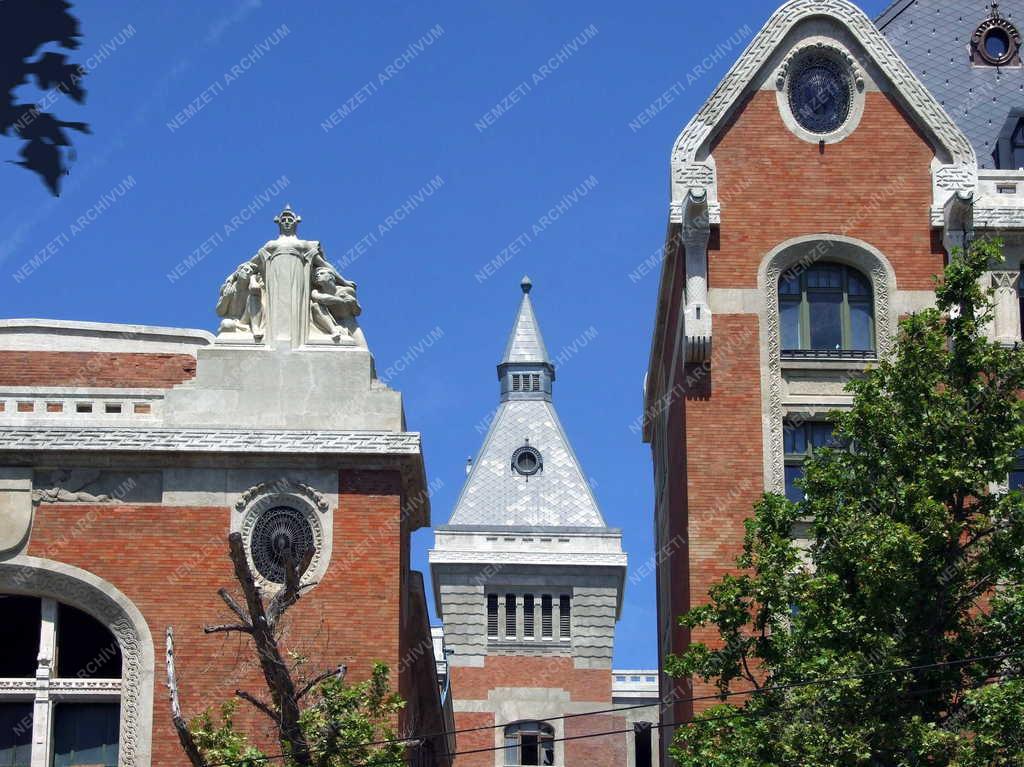 Épület - Budapest - A hajdani József Telefonközpont 