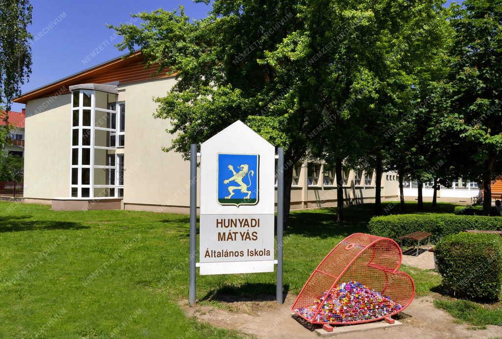 Oktatás - Oroszlány - Hunyadi Mátyás Általános Iskola