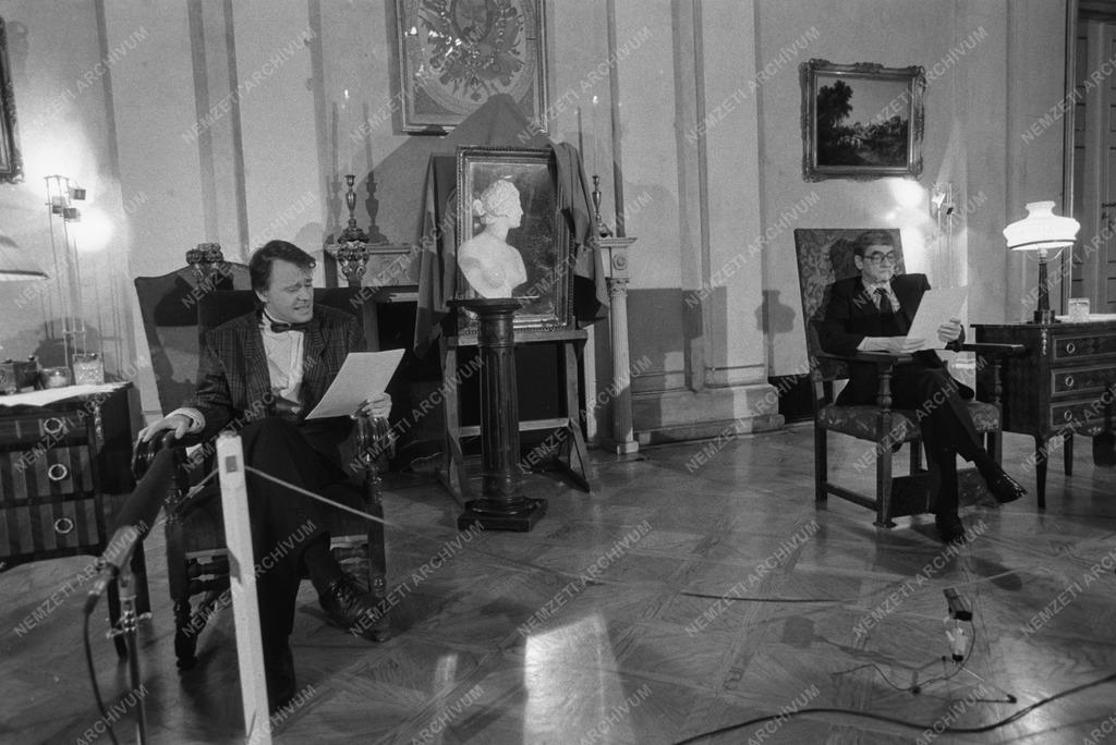 Felolvasó-Színpad a Petőfi Irodalmi Múzeumban - Füst Milán hagyatékában talált a Néma barát címû drámája kéziratát olvassa fel Kézdy György és Máté Gábor rendezte Forgách András