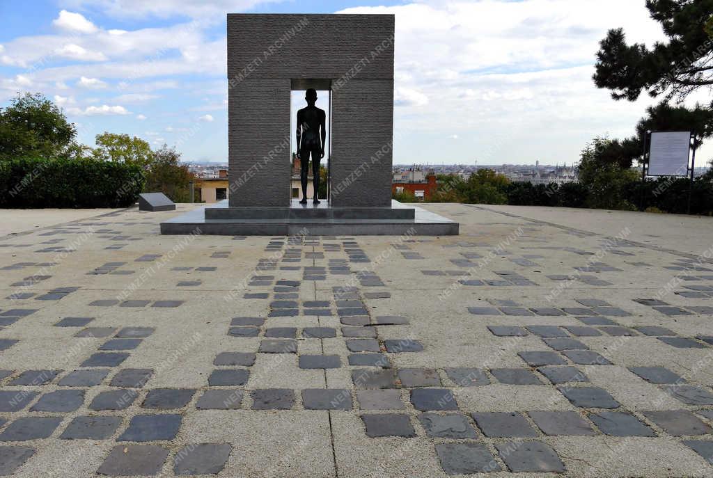 Köztéri szobor - Budapest - A rózsadombi Mansfeld-emlékmű