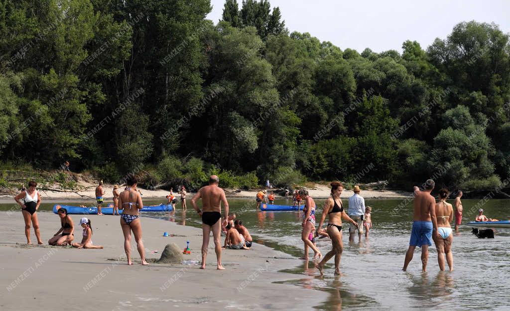Szabadidő - Nagymaros - Strandolás