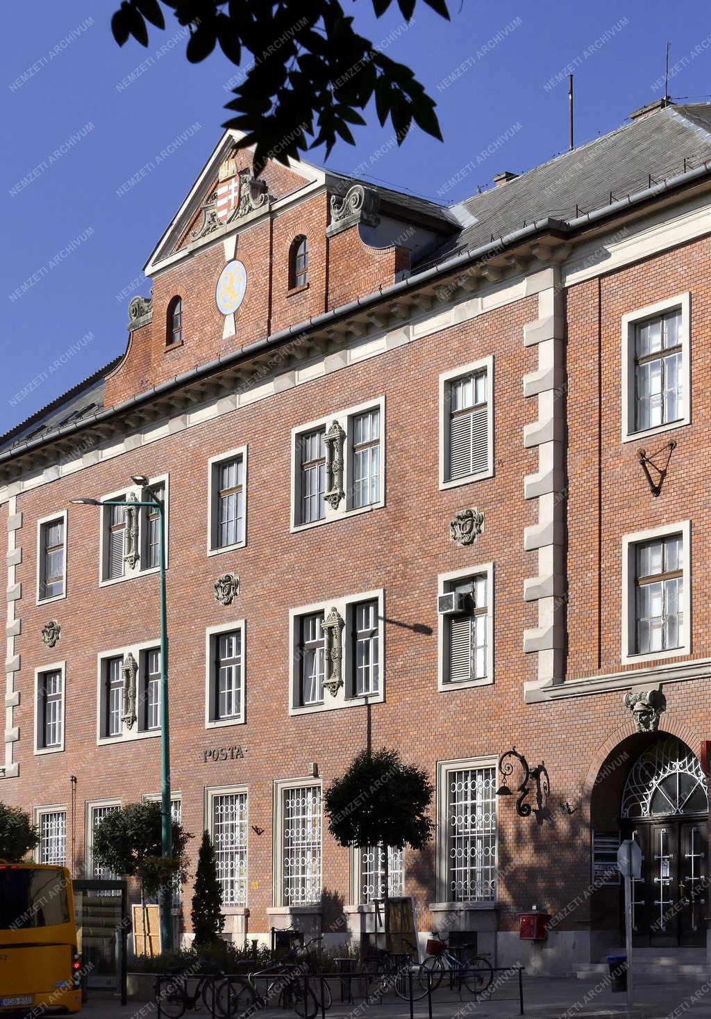 Városkép - Cegléd - Art deco postaépület