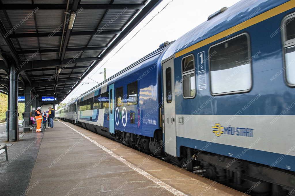 Közlekedés - Budapest - Kőbánya alsó vasútállomás