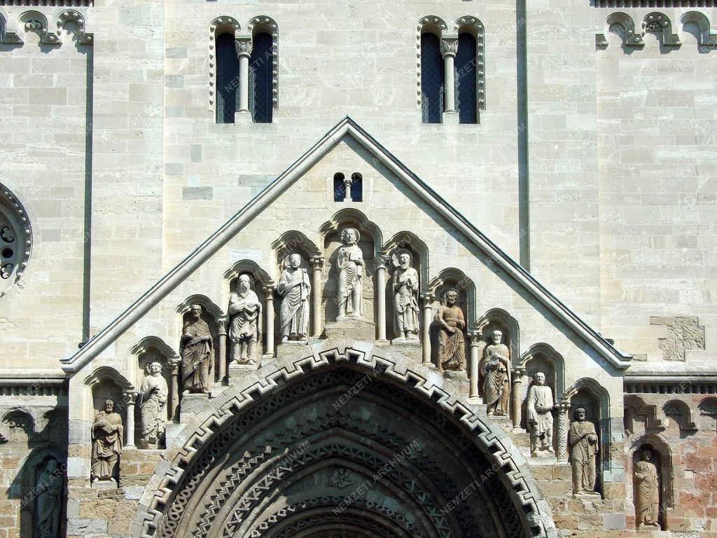 Műemlék - Ják - A román kori templom