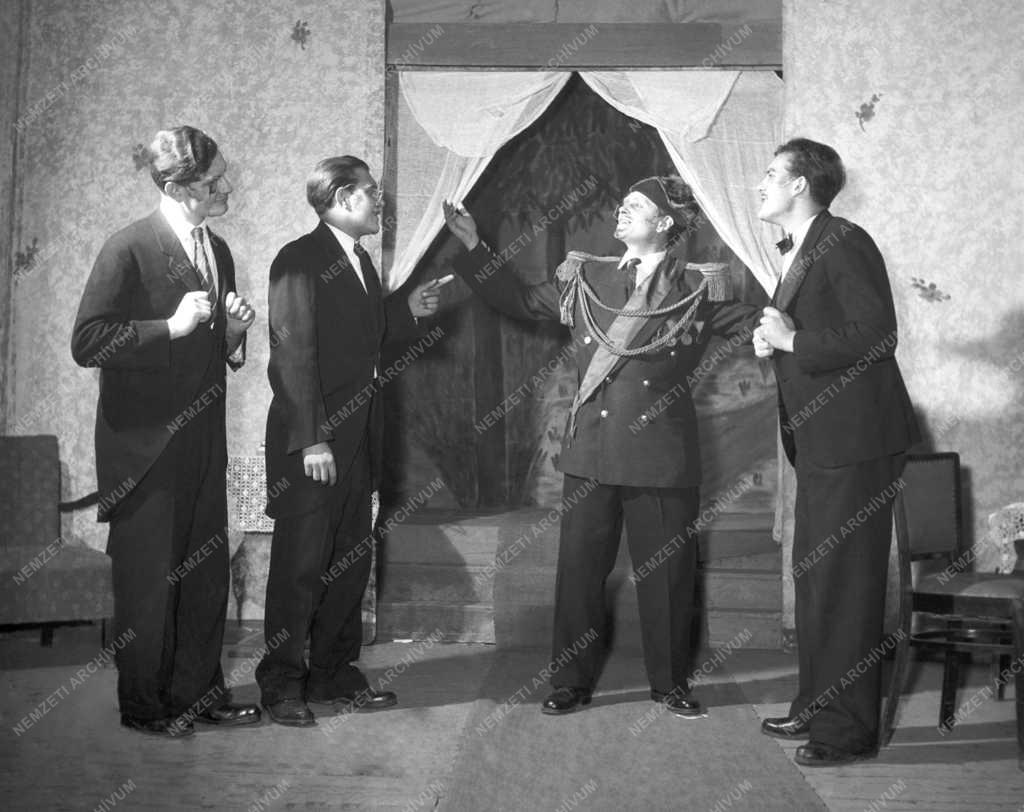 Kultúra - Színház - A gyöngyösi József Attila színjátszócsoport