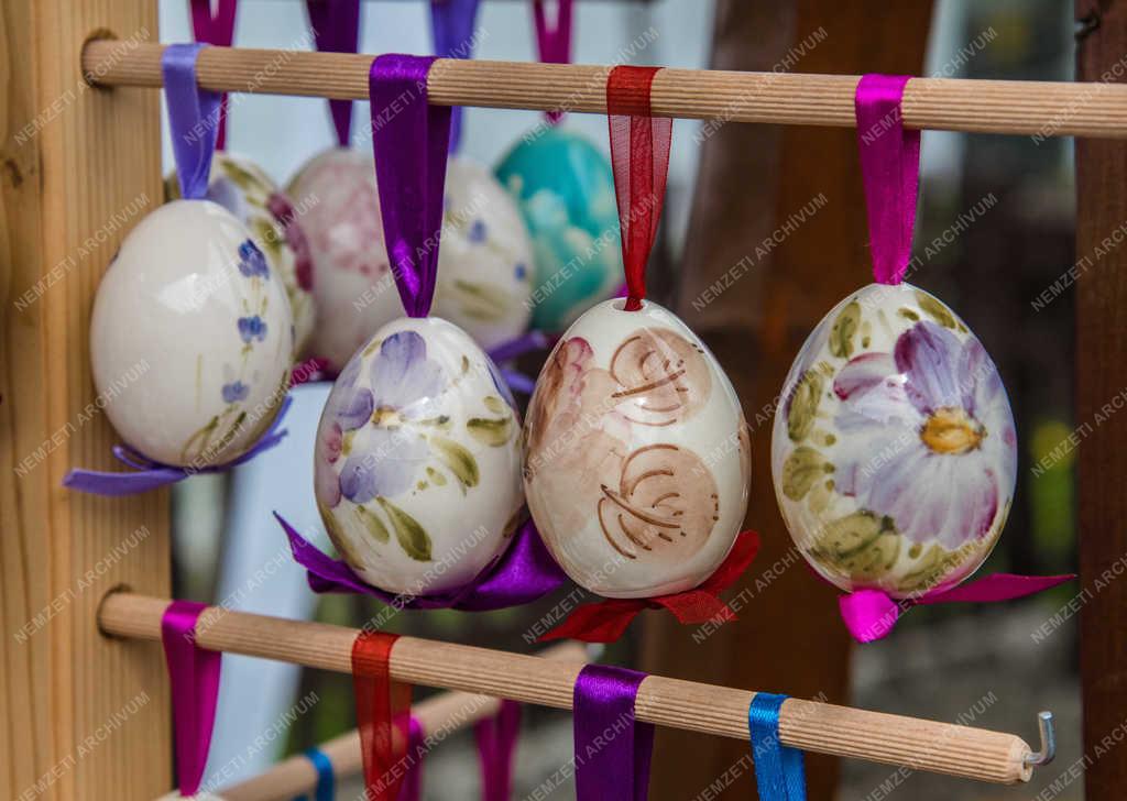 Néphagyomány - Hollókő - Húsvét