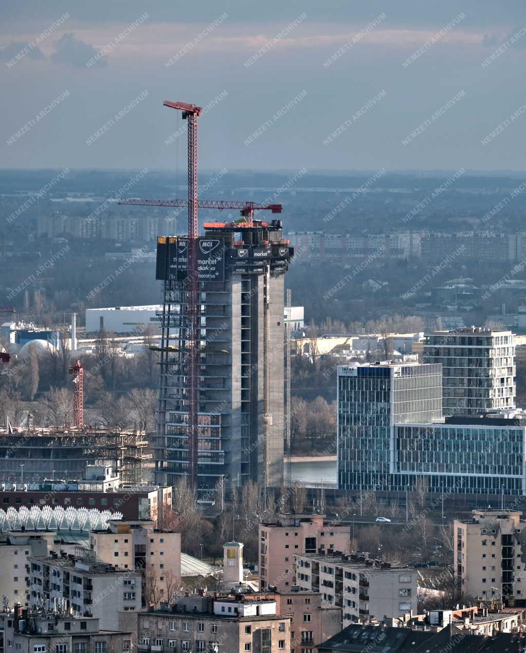 Városkép - Budapest - Épül a Mol Campus a Lágymányosi-öböl északi partján