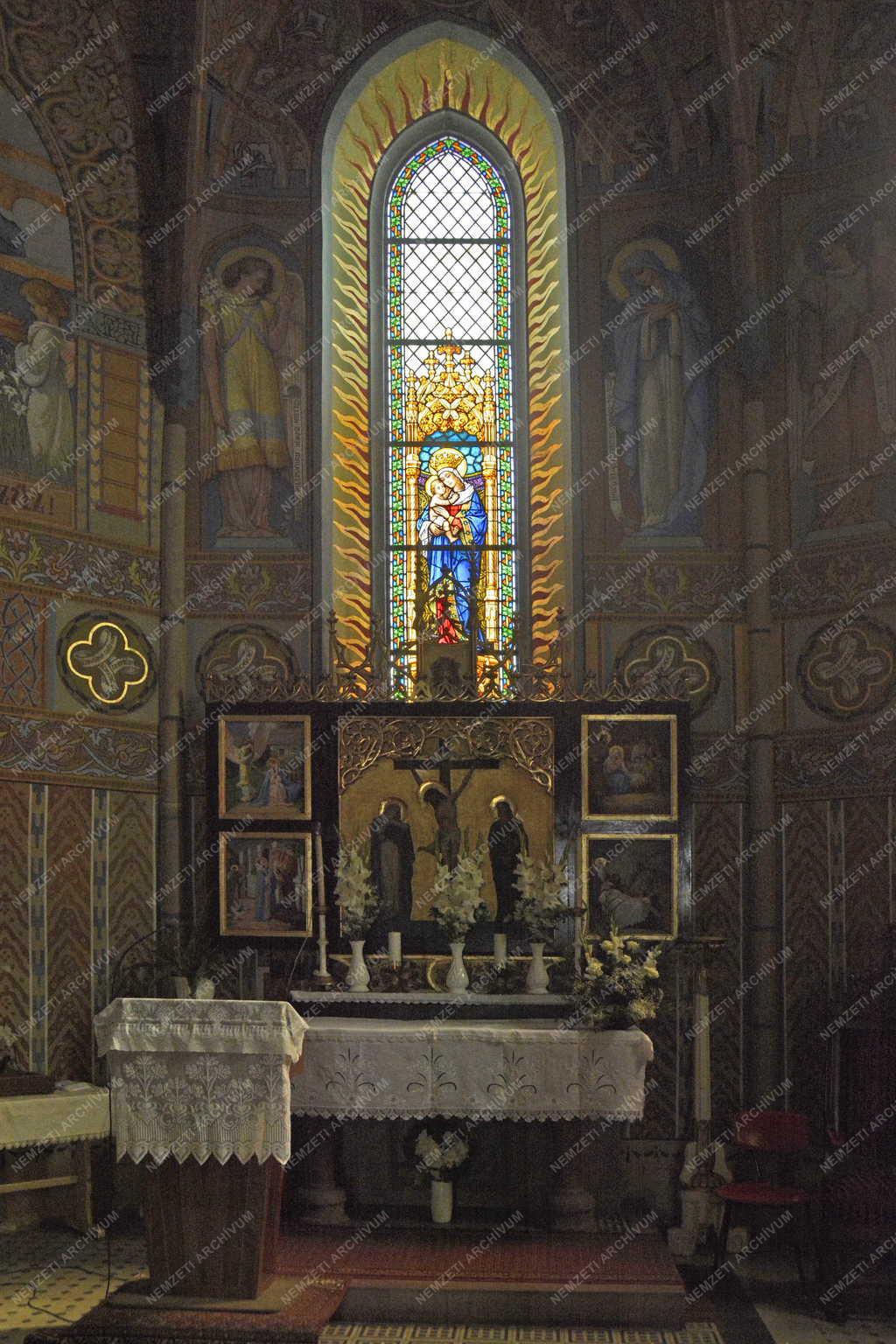 Egyházi épület - Mezőkövesd - Szent László katolikus templom