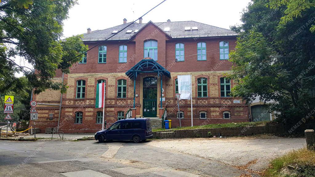 Közoktatás - Budapest - Zugligeti Általános Iskola 