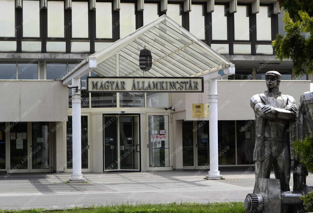 Épület - Budapest - A Magyar Államkincstár bejárata