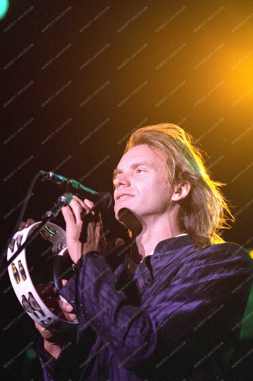 Kultúra - Könnyűzene - Koncert a Népstadionban