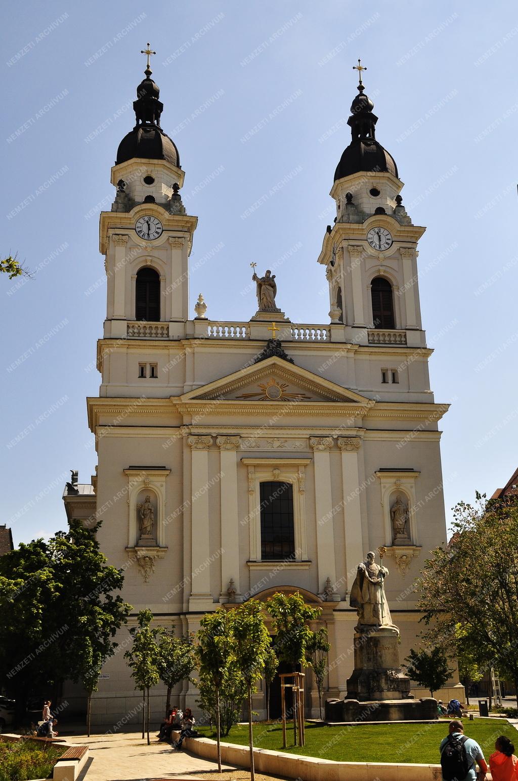 Vallás - Budapest - Szent József-plébániatemplom
