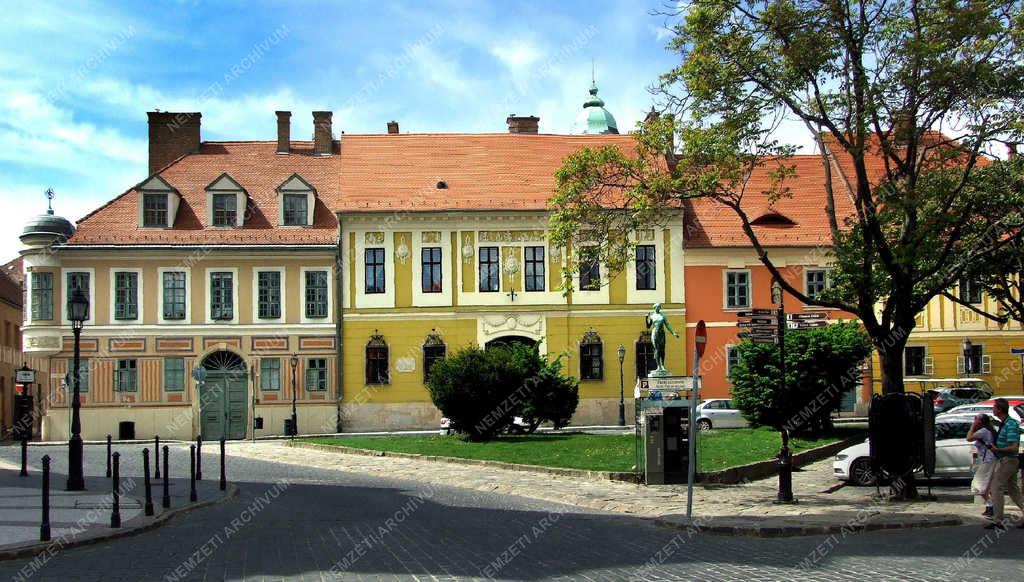 Városkép - Budapest - A Bécsi kapu tér régi lakópületei