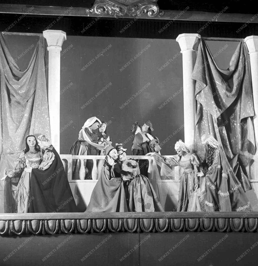 Kultúra - Bábelőadás - Szarvaskirály